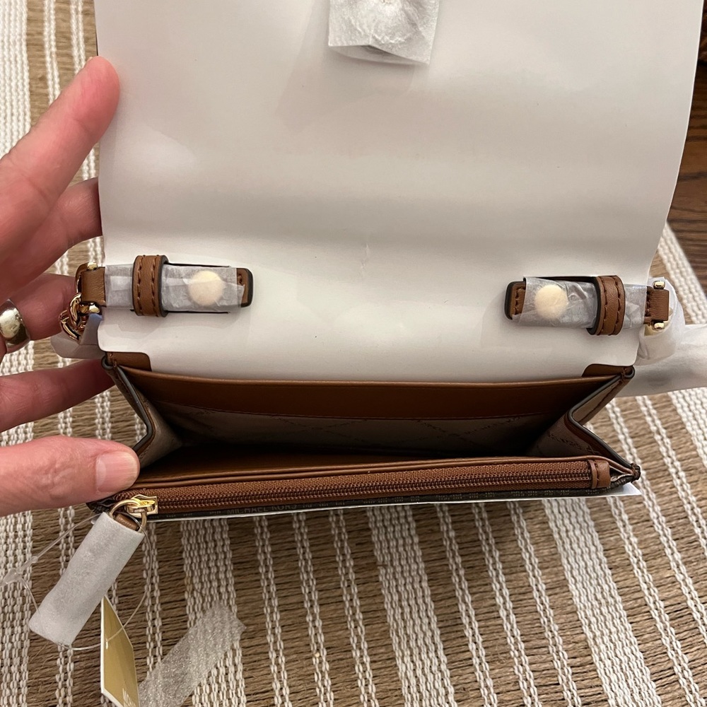 Michael Kors MD MF Phone Xbody Bag - Picture 6 of 8